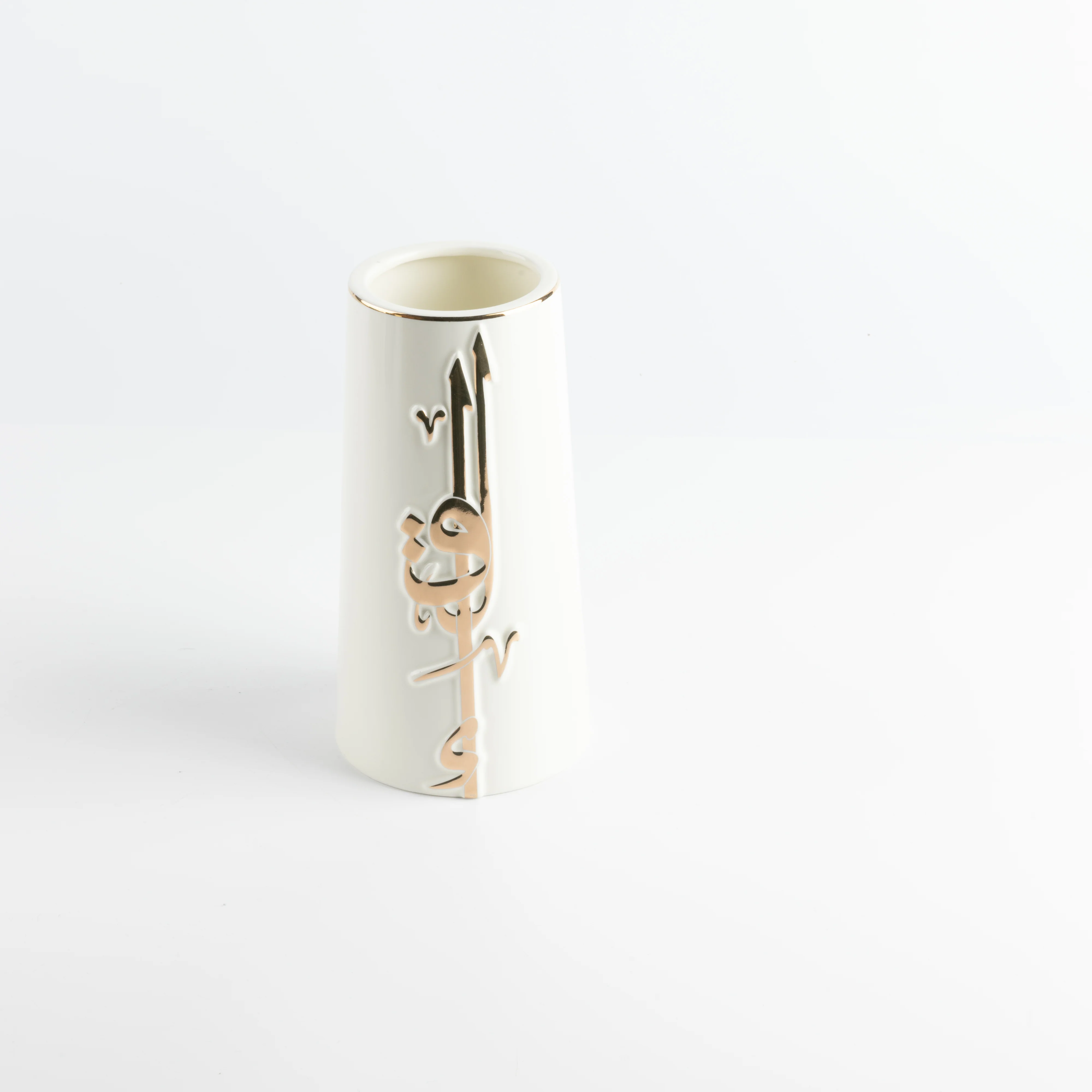 Liqa'a - Medium Decorative Vase - Pearl White & Gold - Image 4