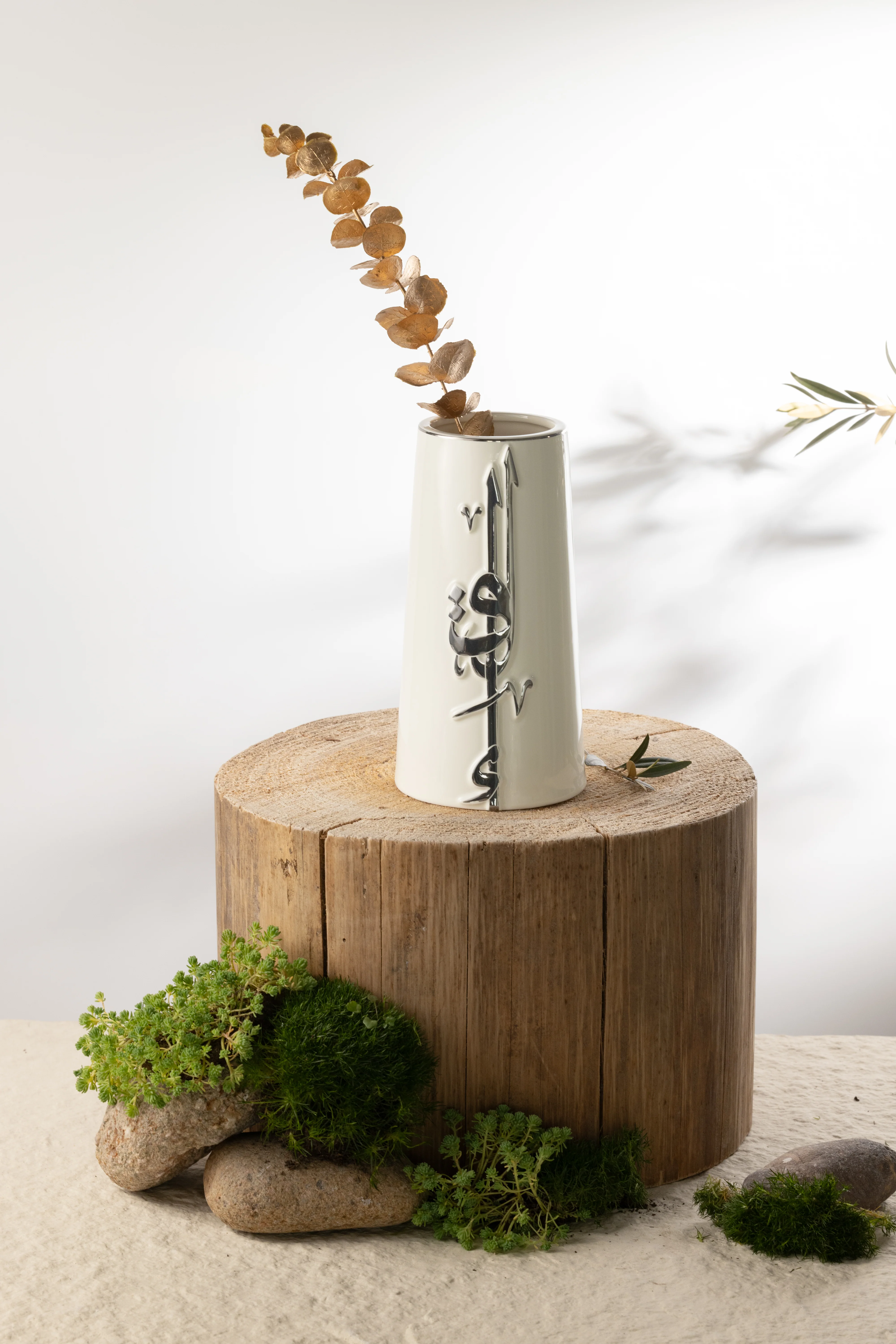 Liqa'a - Medium Decorative Vase - Pearl White & Silver - Image 2