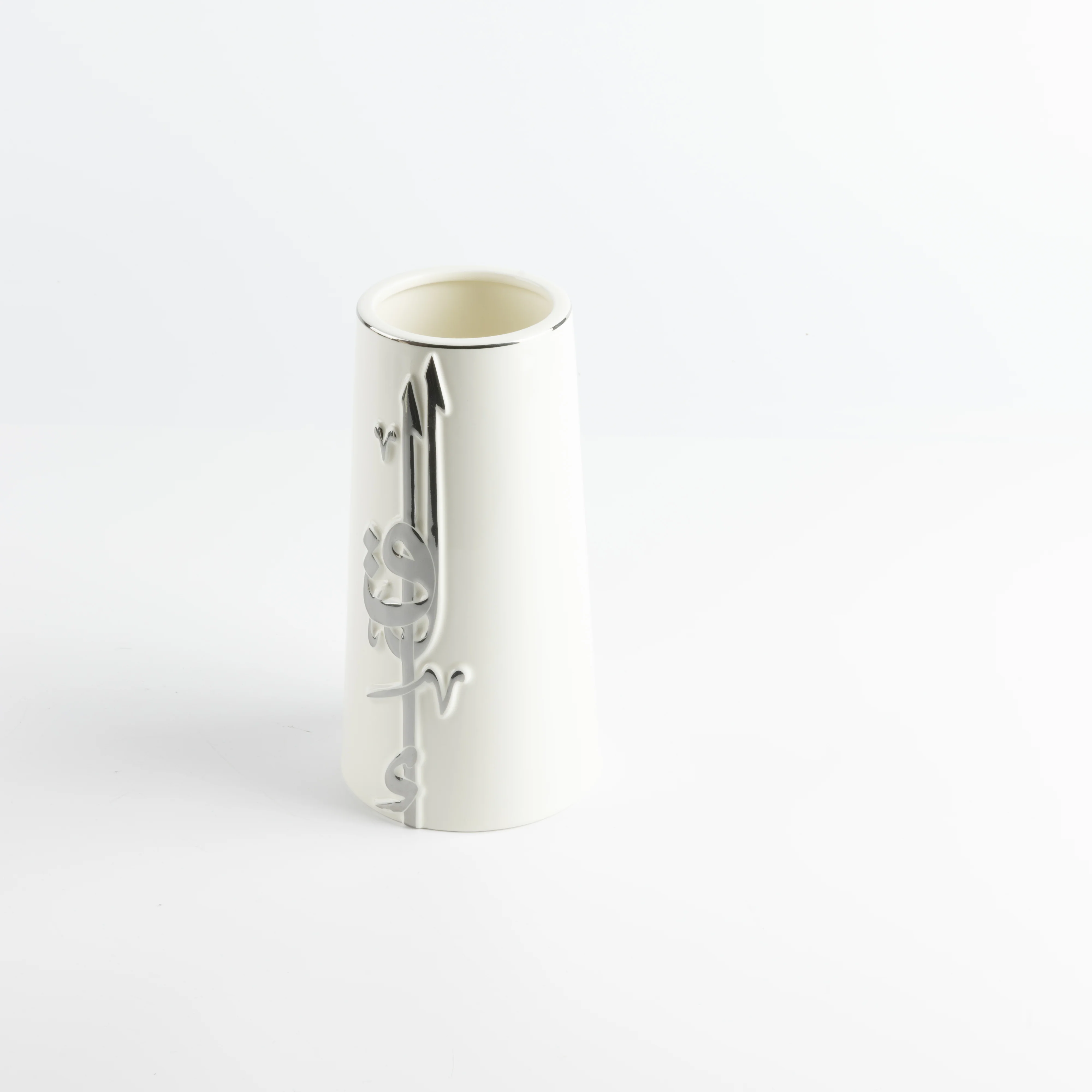 Liqa'a - Medium Decorative Vase - Pearl White & Silver - Image 4