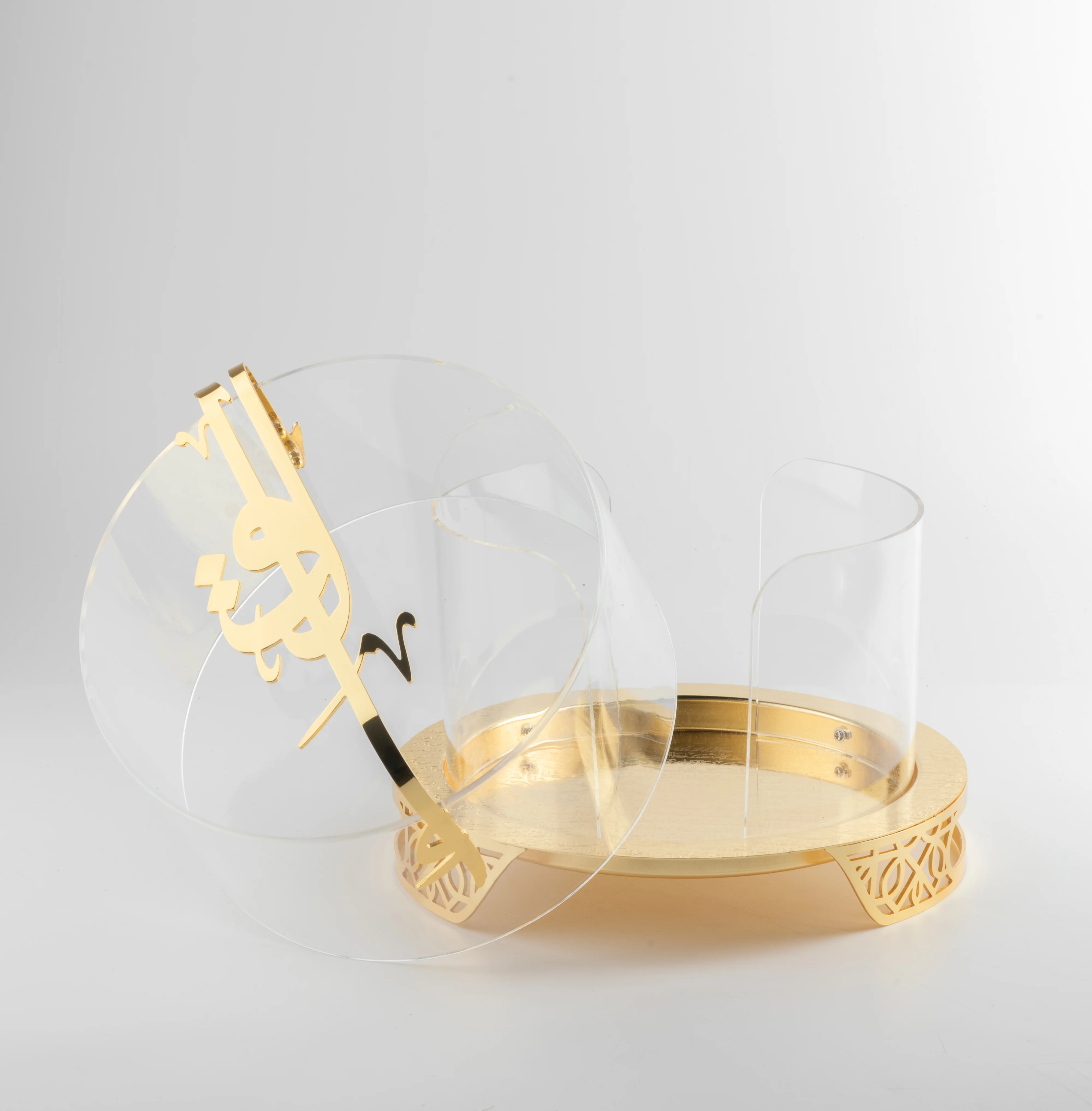 Liqa'a - Small Sleek Plate Stand - Gold - Image 4
