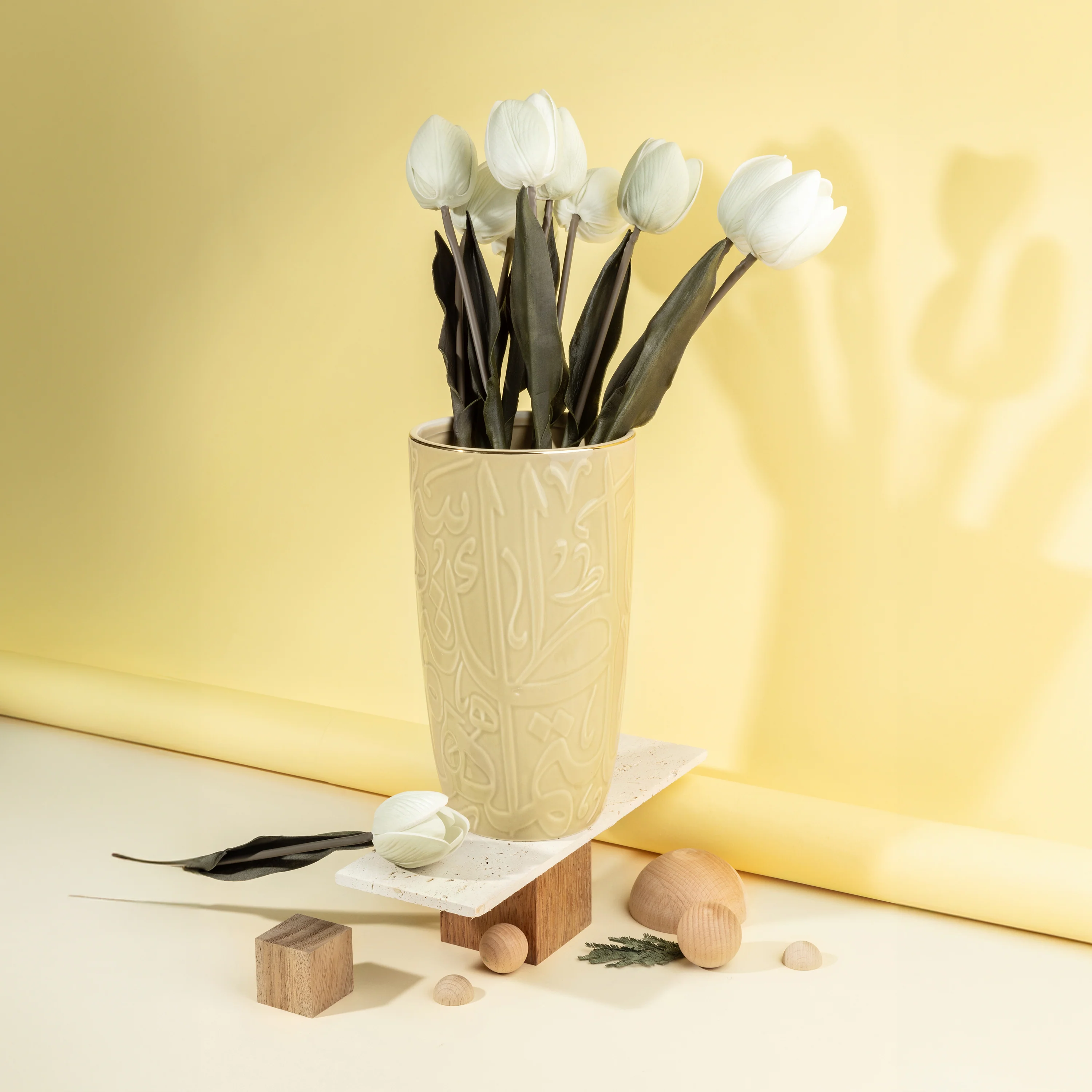 Luxury Diwan - Large Decorative Vase - Ivory & Gold