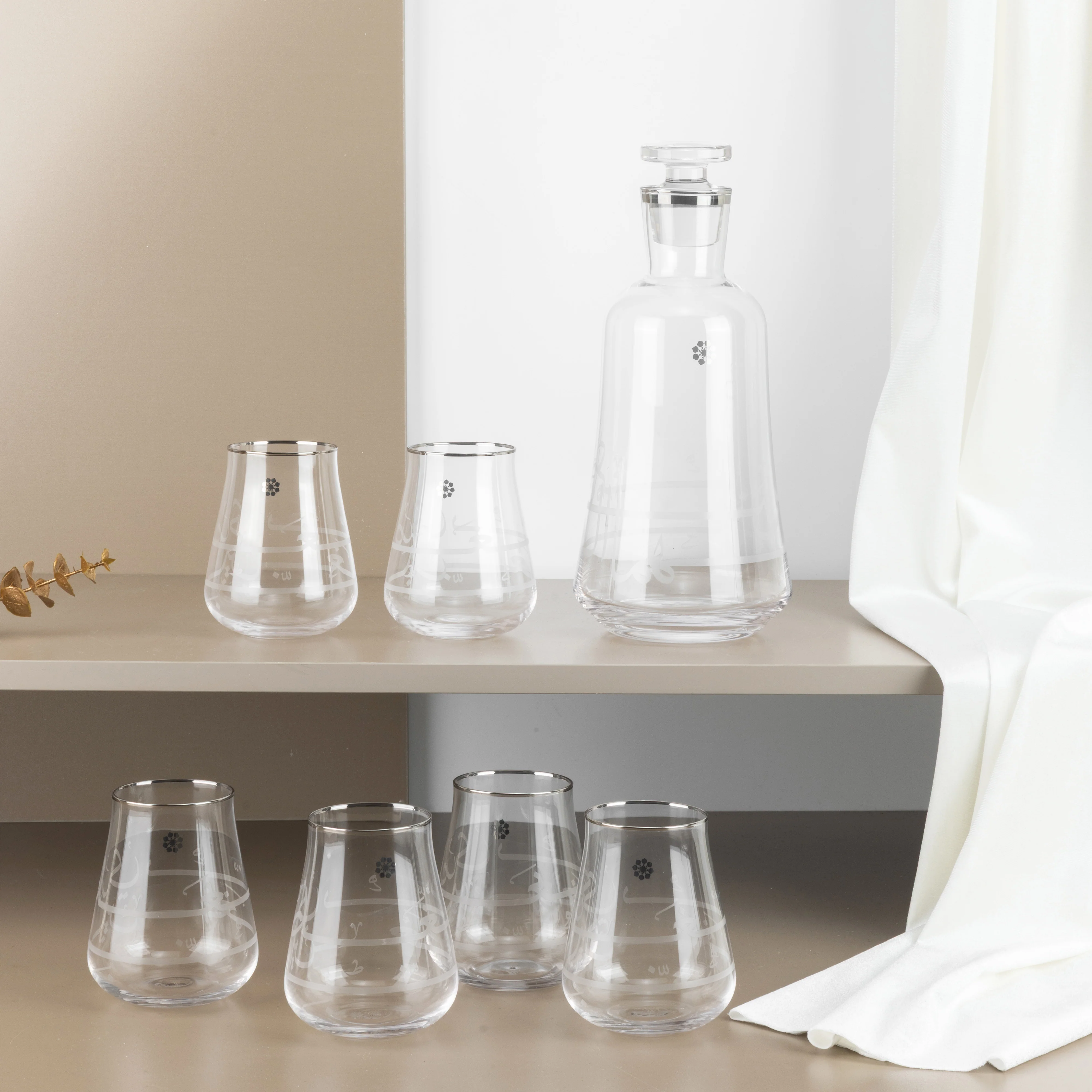 Mirral- Jug with 6 Short glass cups - Silver